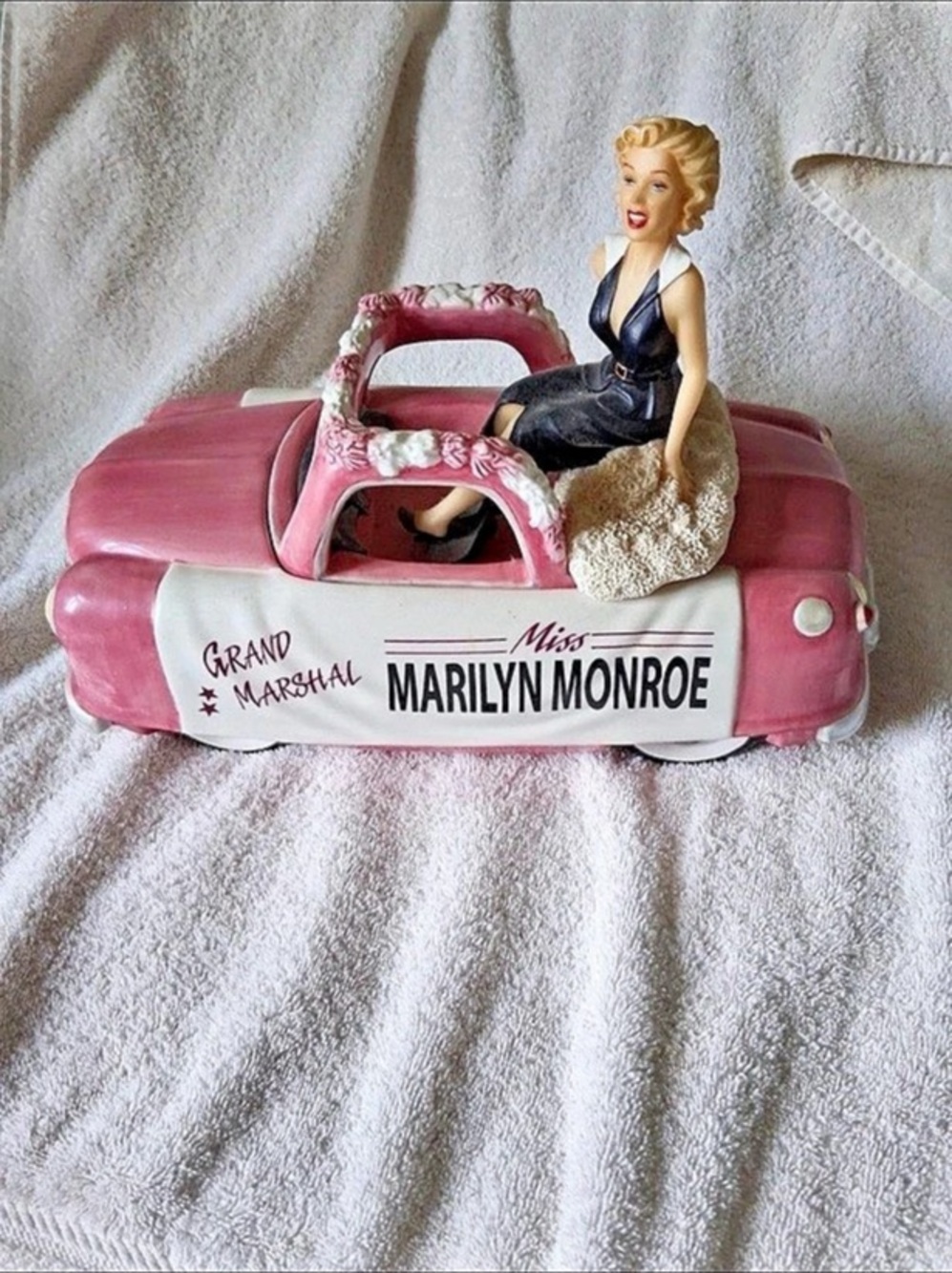 Clay Art Miss Marilyn Monroe Grand Marshal Cookie Jar Pink & Black